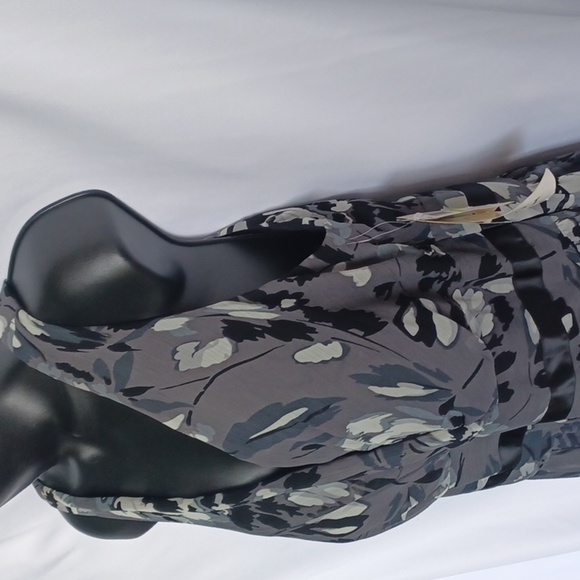 Women Studio I Grey & Black Floral Sleeveless Dress- Size 14, 22" PTP - Picture 3 of 8